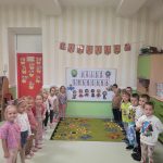 W oczekiwaniu na wręczanie upominków