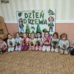 Dziewczynki i ich Las w słoiku