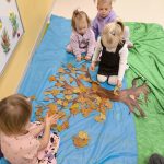 Zabawa -Jesienne drzewo.