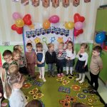 Pszczółki podczas zabawy tanecznej