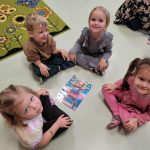 Trzecia grupa z ułożonym misiem