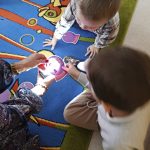 Zabawa z latarką – Co kryje magiczna kula.